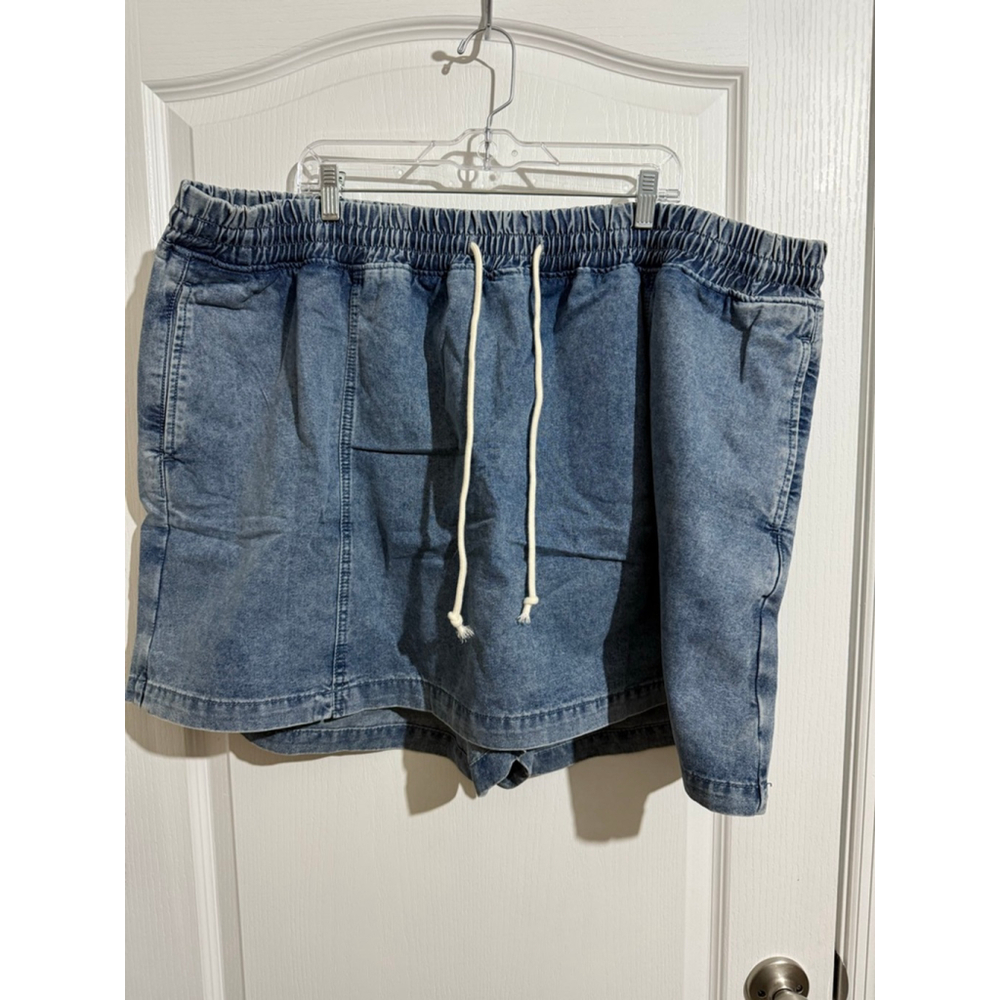 Women's Bloomchic Plus Size 26 Mid Blue Acid Wash Jean Shorts